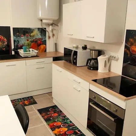 Apartment Independant Avec Terrasse Privative *