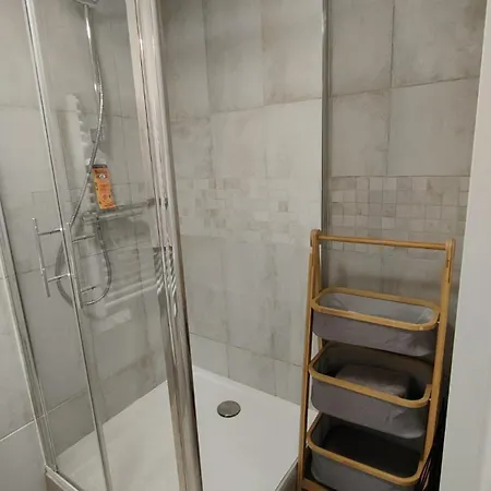 Apartment Independant Avec Terrasse Privative *